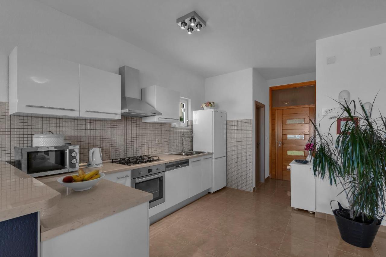 Stunning City View Apartment Makarska Buitenkant foto