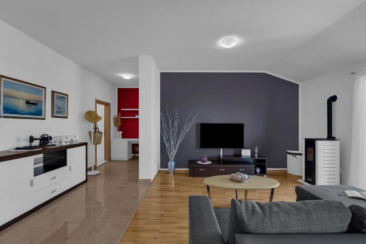 Stunning City View Apartment Makarska Buitenkant foto
