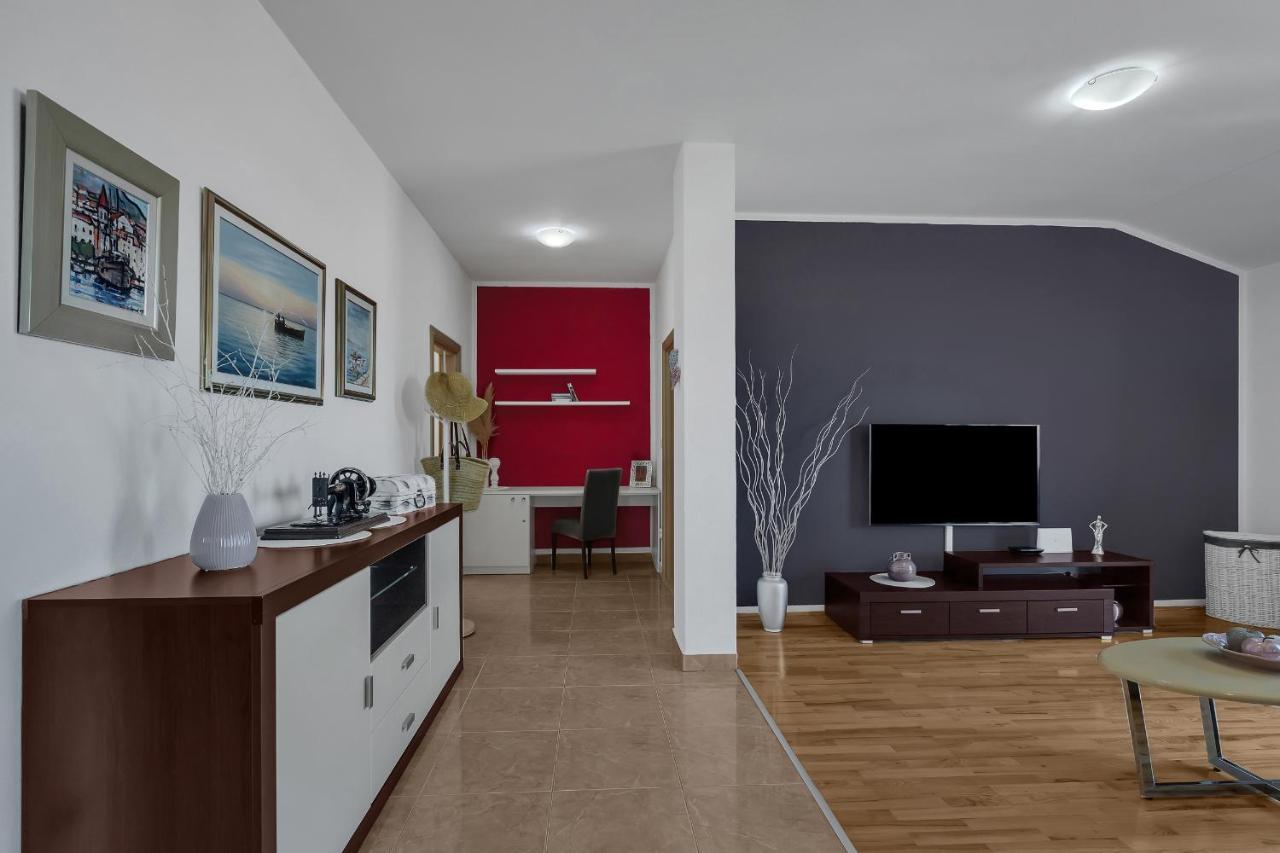 Stunning City View Apartment Makarska Buitenkant foto