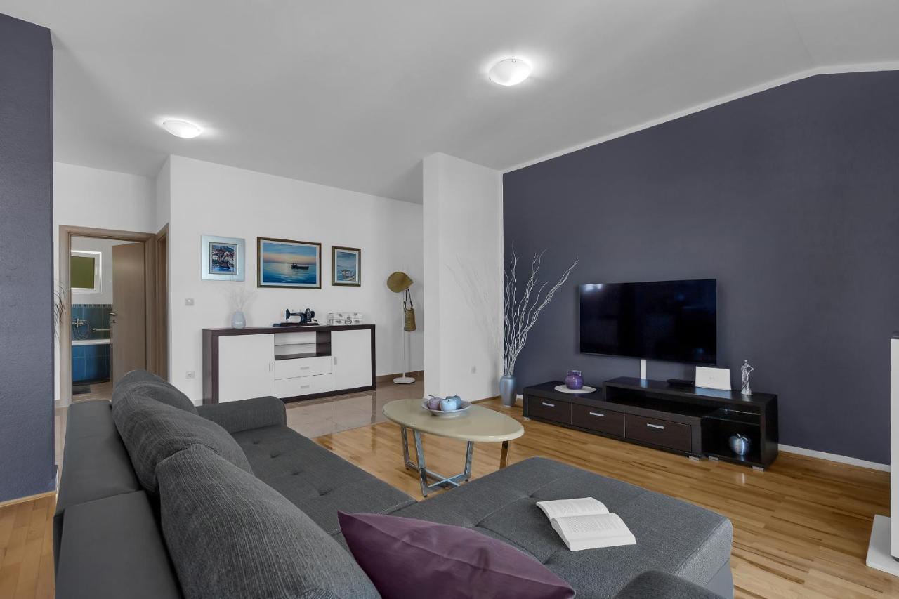 Stunning City View Apartment Makarska Buitenkant foto